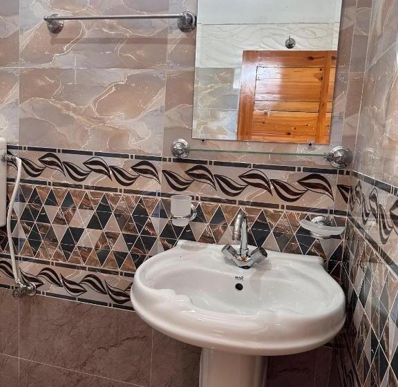 اتاق استاندارد, Vacations Inn Hotel And Restaurant