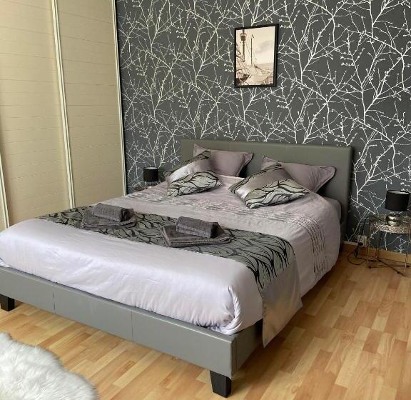 غرفة قياسية, Chambres De L Enclose