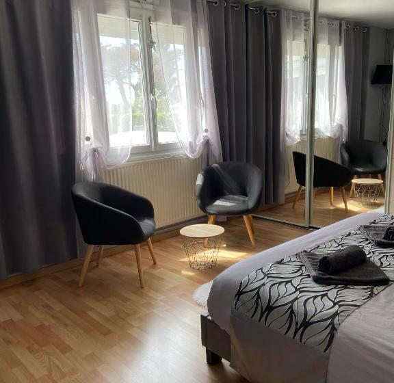 غرفة قياسية, Chambres De L Enclose