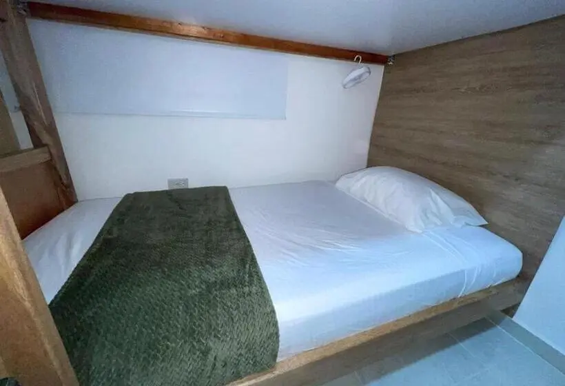 ルームシェアのワンベッド, Casa Lupe Hostal