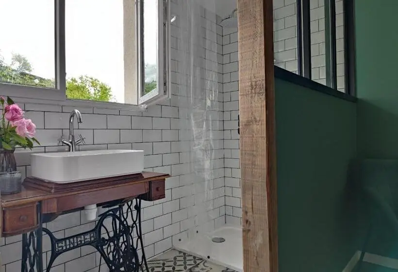 デラックスルーム, La Casa D Atras