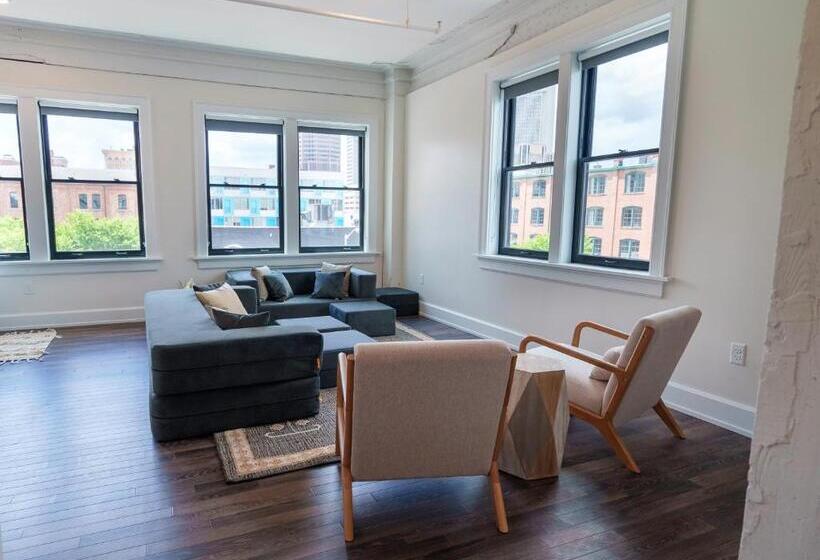 Апартаменты Премиум 1 Спальня, The Standard Downtown Columbus