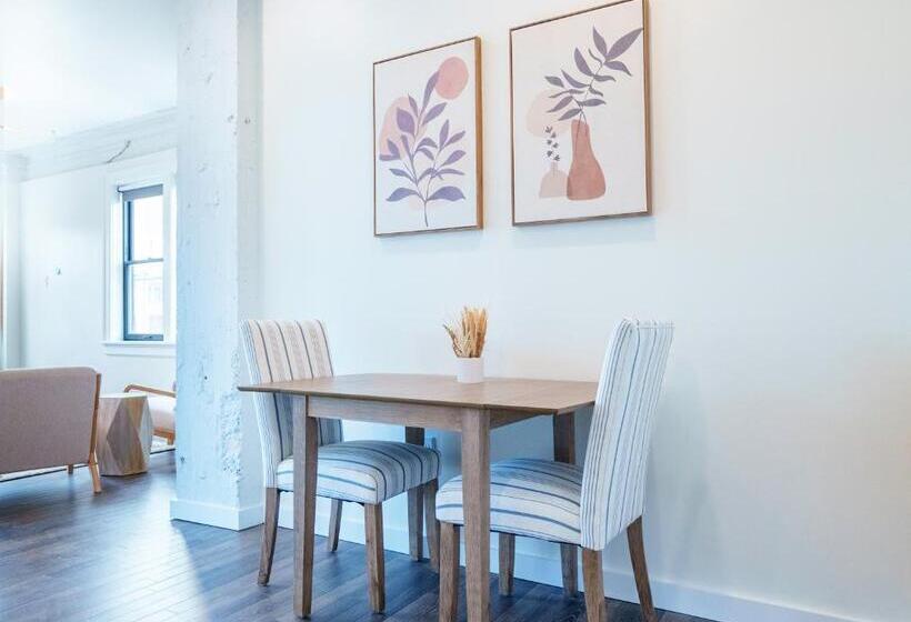 Апартаменты Премиум 1 Спальня, The Standard Downtown Columbus