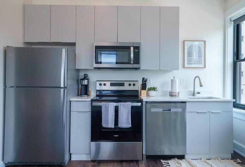 Апартаменты Премиум 1 Спальня, The Standard Downtown Columbus