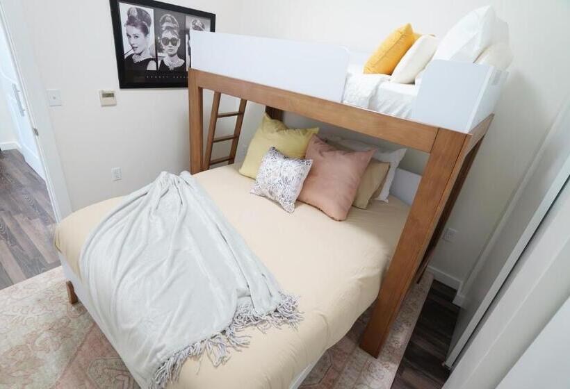 Family Suite, The Standard Downtown Columbus