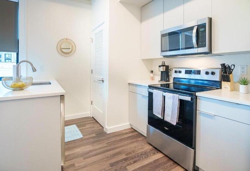 Family Suite, The Standard Downtown Columbus