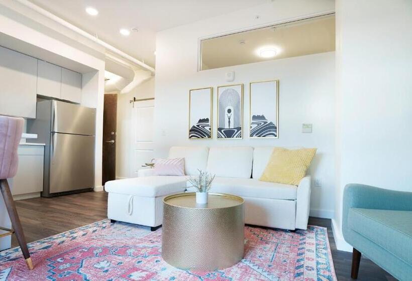 Family Suite, The Standard Downtown Columbus