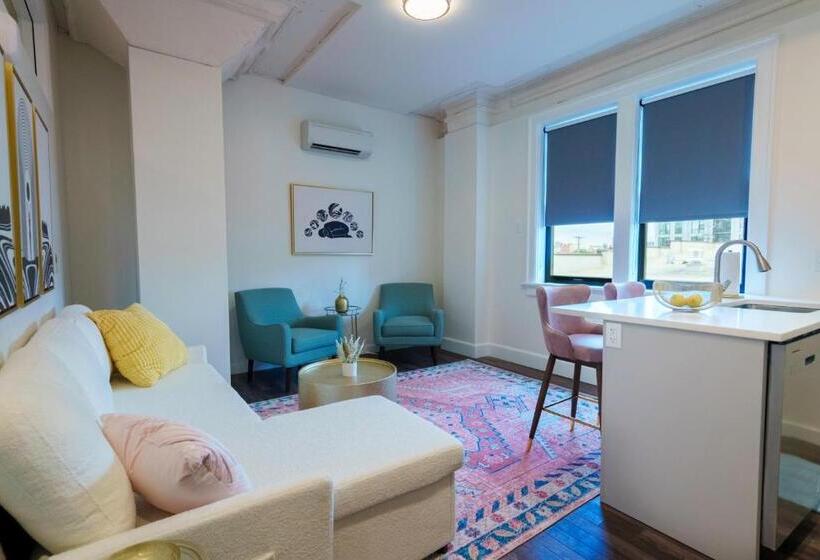 Family Suite, The Standard Downtown Columbus