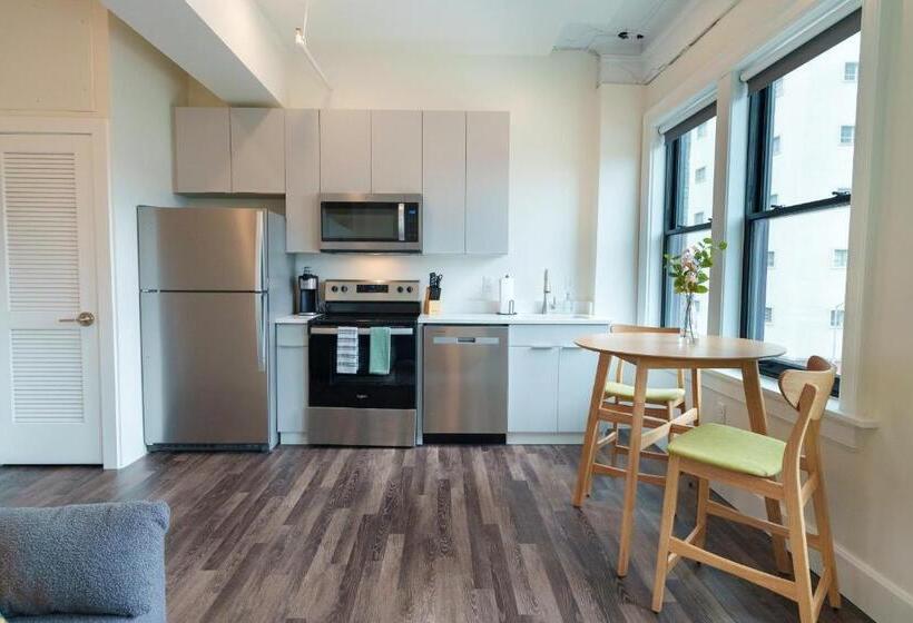 Апартаменты Deluxe 1 Спальня, The Standard Downtown Columbus