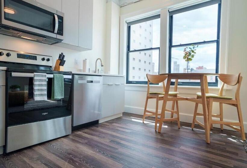 Апартаменты Deluxe 1 Спальня, The Standard Downtown Columbus