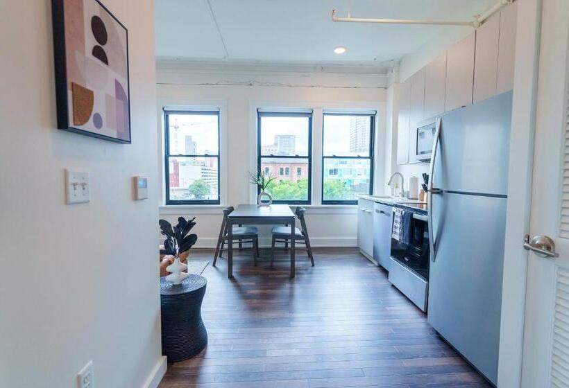 Апартаменты Семейные 1 Спальня, The Standard Downtown Columbus