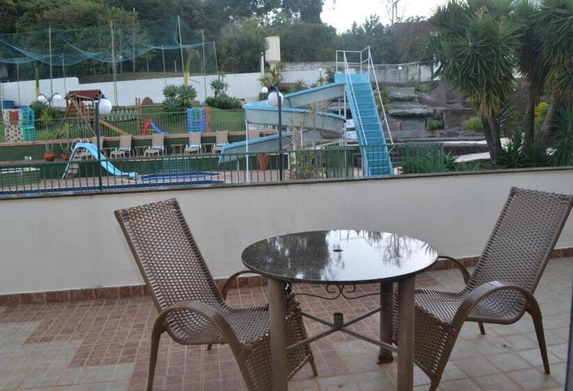 3 Bett Deluxe Zimmer, Arlen 4