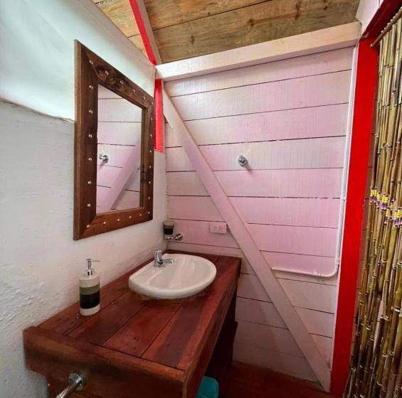 غرفة قياسية ثلاثية, Biohabitat Entre Montañas