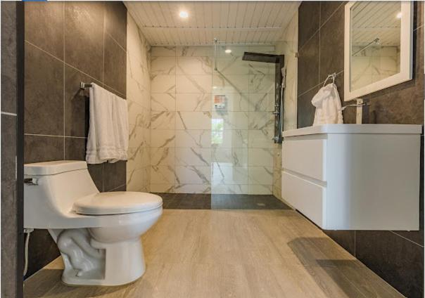 اتاق لوکس سه تخته, Aloe B&b