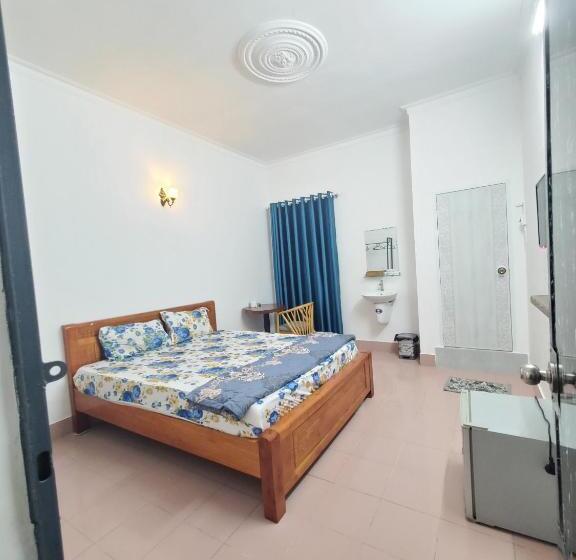 اتاق استاندارد با تخت بزرگ, Song Tường