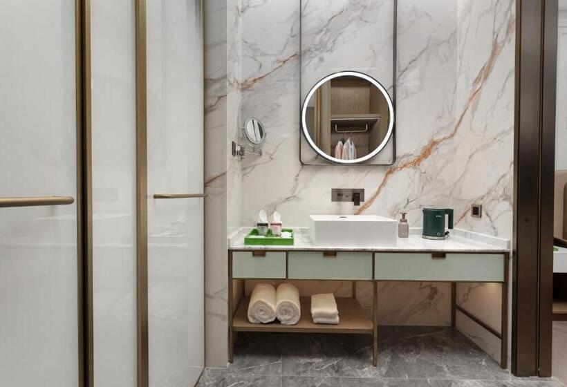 חדר דחוקס עם מיטת קינג, Wingate By Wyndham Urumqi Railway Station