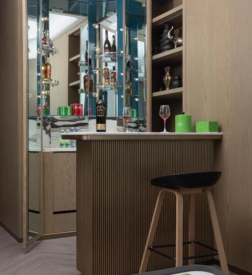 מיטת קינג בסוויטה, Wingate By Wyndham Urumqi Railway Station