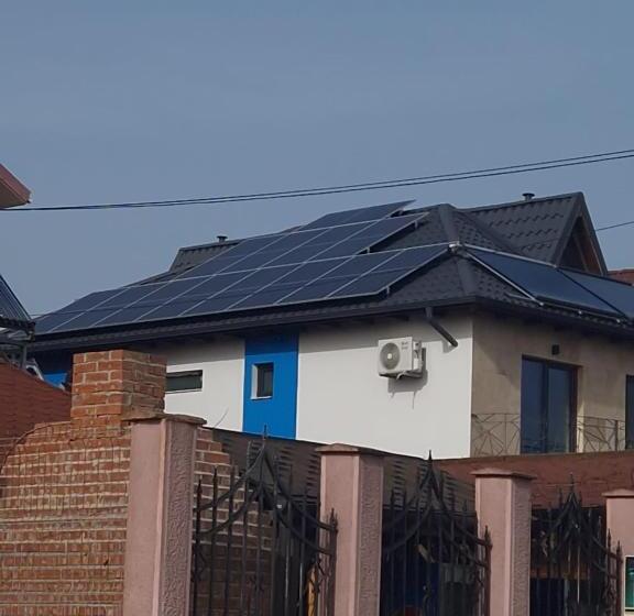 标准间, Casa țache