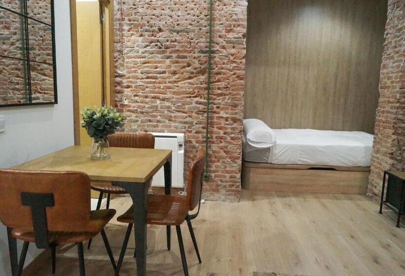 اتاق استاندارد, Estudio María Bosch