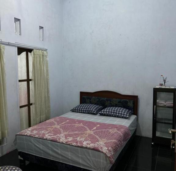 חדר סטנדרט, Harmoni Guest House Tumpak Sewu