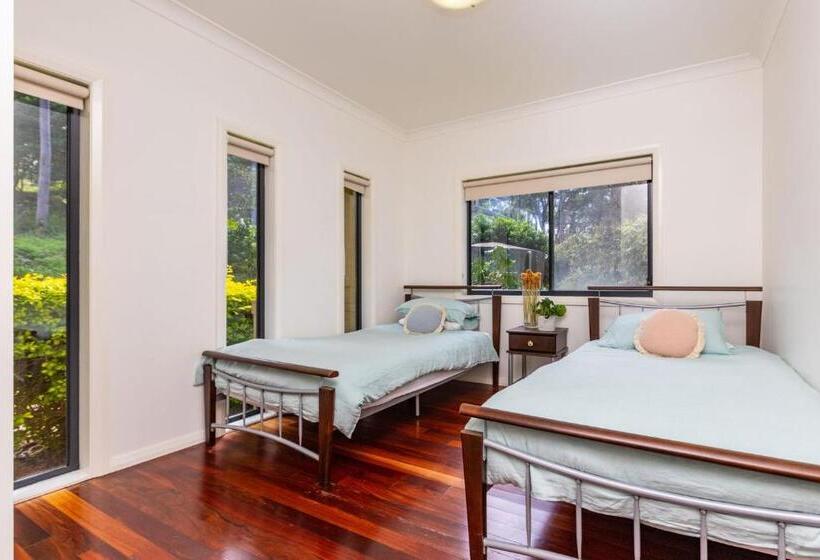 家庭间, Whispering Waves