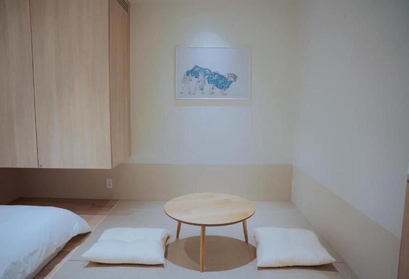 Четырехместный Номер Стандарт, Sekai Hotel Takaoka
