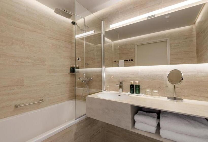 带大床的高级房间, Solo Sokos Hotel Pier 4