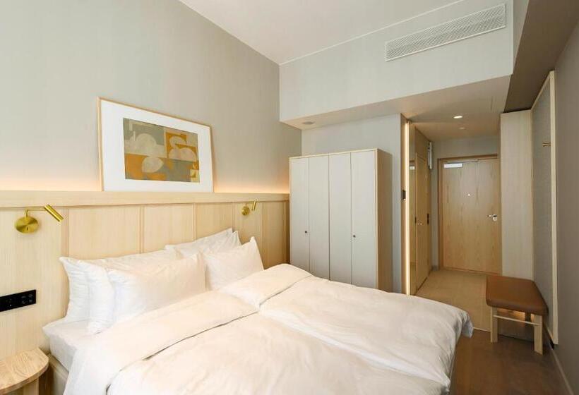 带大床的高级房间, Solo Sokos Hotel Pier 4