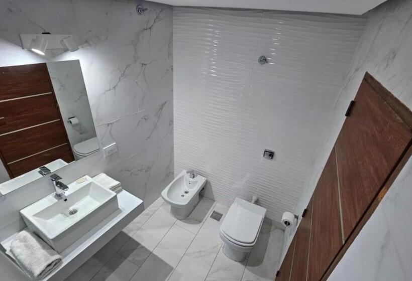 四人高级间, La Quinta Suites