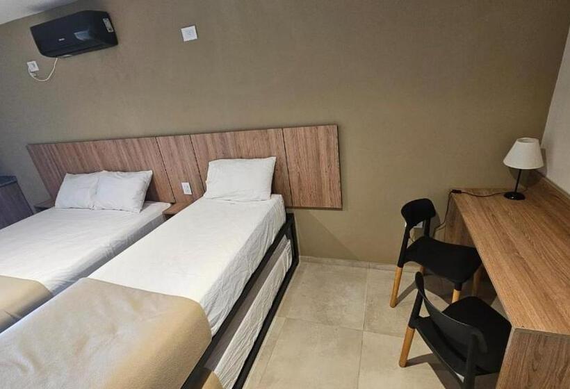 חדר סטנדרט לארבעה, La Quinta Suites