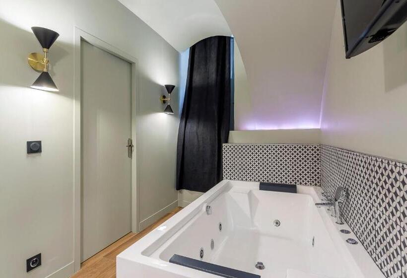 Номер Стандарт с Гидромассажем, Suite Romantique Balnéo Centre Lyon