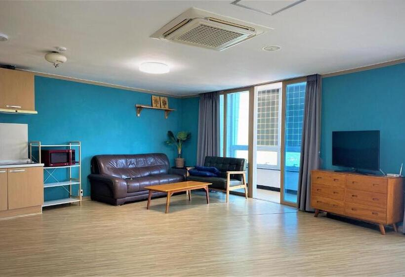 Семейный Номер, Namhae Kkotnae Village Pension