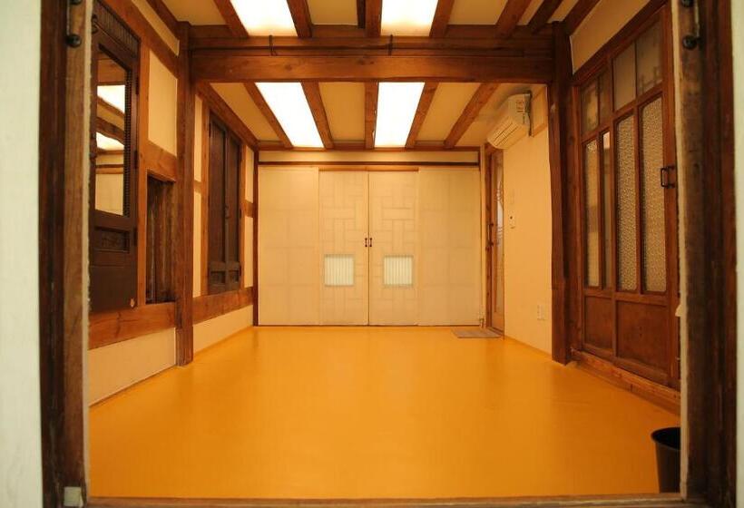 סוויטה, Pungryuheon Hanok Stay