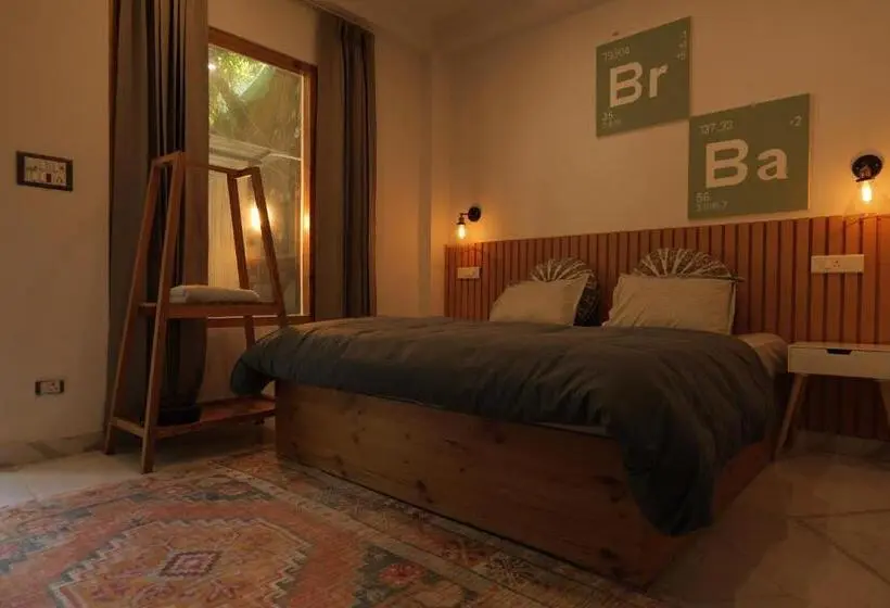 デラックスルーム, The Trippy Tribe Riverside Hostel Kasol