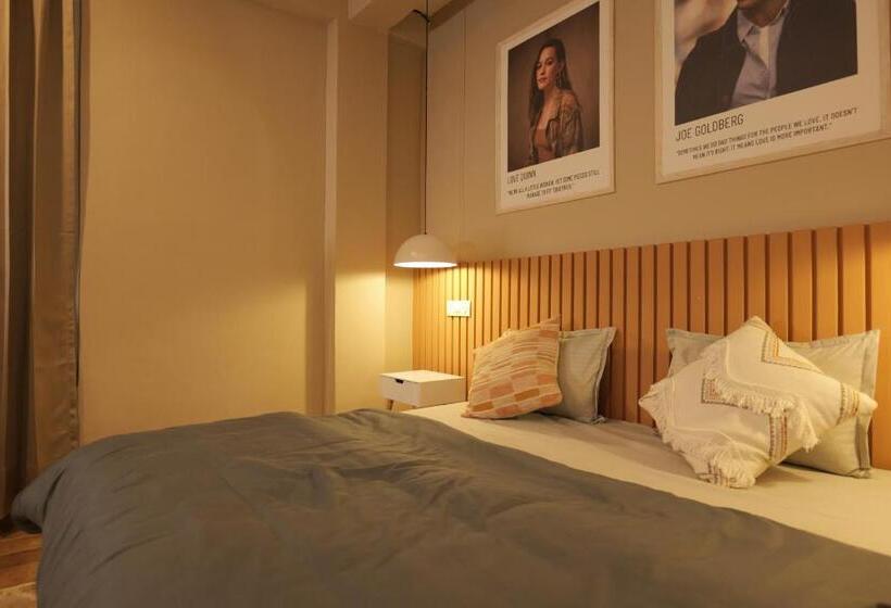 デラックスルーム, The Trippy Tribe Riverside Hostel Kasol