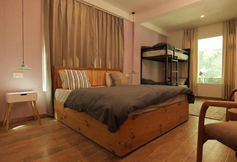 スタンダード４人部屋, The Trippy Tribe Riverside Hostel Kasol