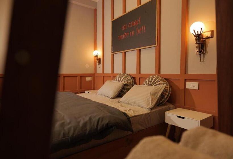 スタンダードルーム, The Trippy Tribe Riverside Hostel Kasol