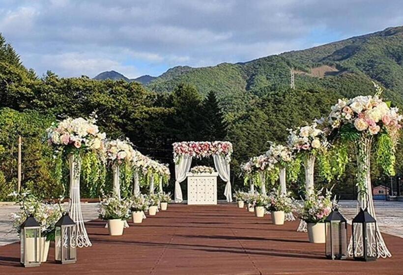 חדר סטנדרט לארבעה, Yeongwol Taehwasan Village Experience Pension