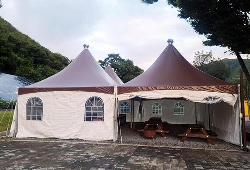 חדר סטנדרט לארבעה, Yeongwol Taehwasan Village Experience Pension