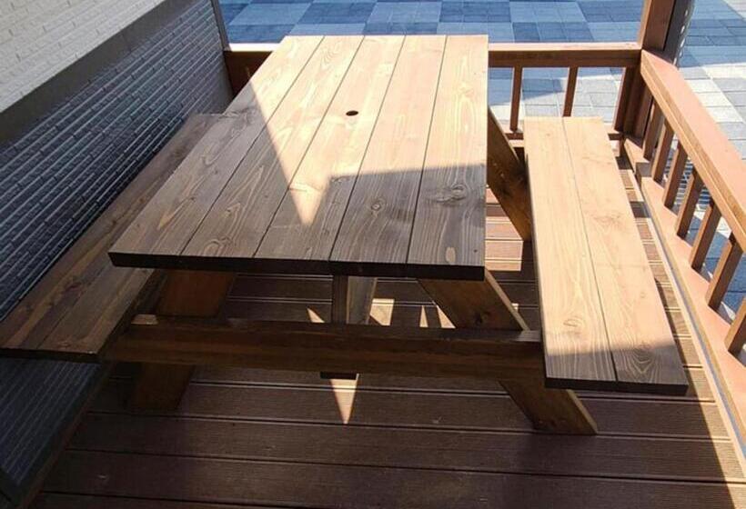 חדר סטנדרט לארבעה, Yeongwol Taehwasan Village Experience Pension