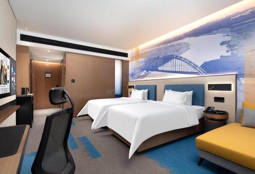 Номер Комфорт, Hampton By Hilton Guigang
