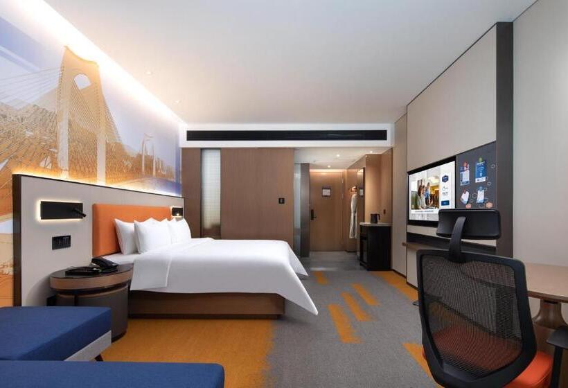 Номер Deluxe, Hampton By Hilton Guigang