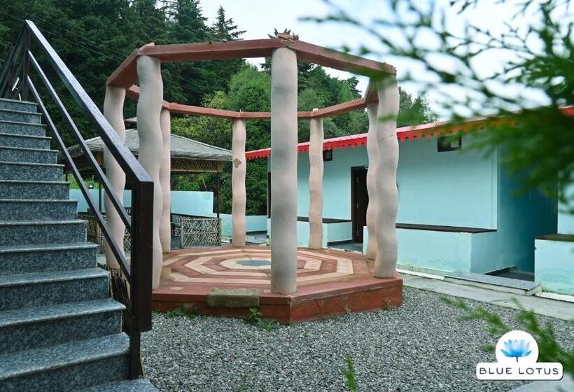 חדר סטנדרט עם מרפסת, Blue Lotus Resort