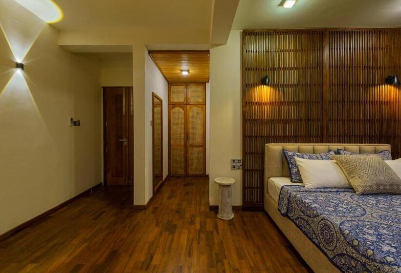 Pokój Deluxe, Majentra Ella