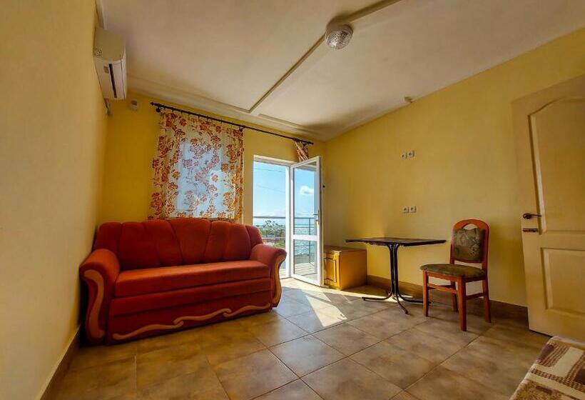 Triple Room Sea View, затока 501