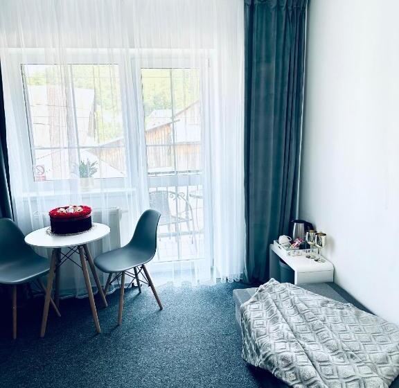 Трехместный Номер Стандарт с Балконом, Penzión Bach