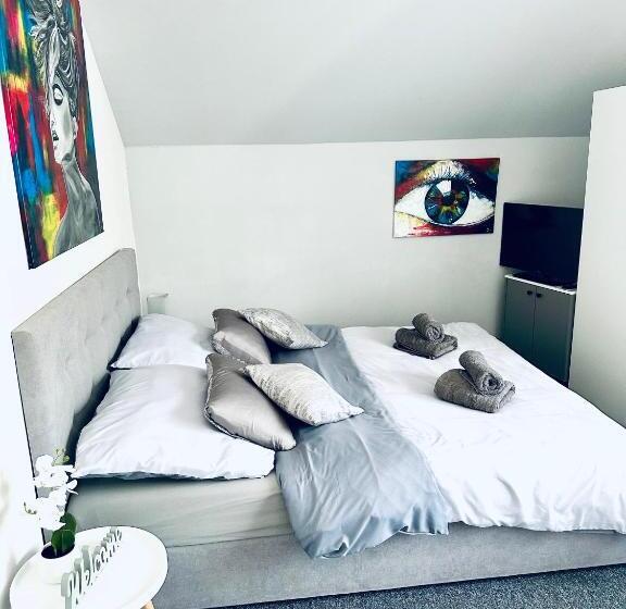 Трехместный Номер Стандарт с Балконом, Penzión Bach