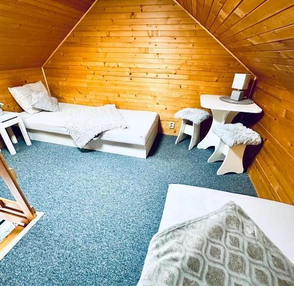 Четырехместный Номер Стандарт с Балконом, Penzión Bach