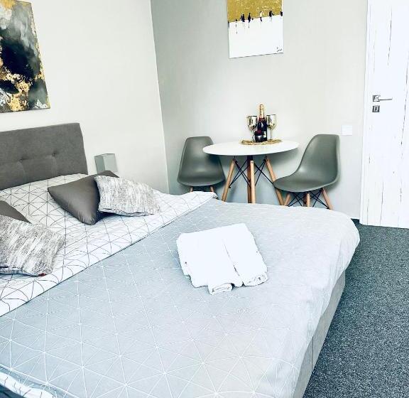 Семейный Номер, Penzión Bach