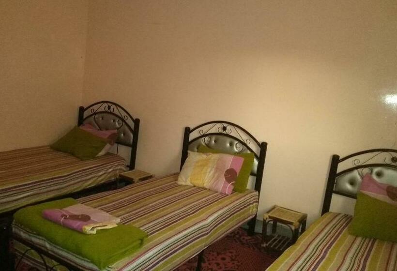 חדר סטנדרט לשלושה, Auberge De La Jeunesse